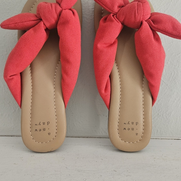 NWOT A New Day Adley Red Bow Flip Flop Sandals - Picture 2 of 10